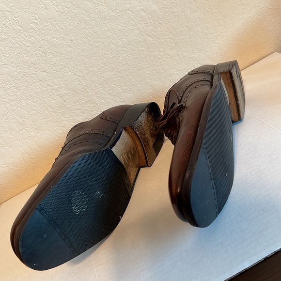 Salvatore Ferragamo pebbled leather Oxford laced shoes for men - Picture 5 of 8